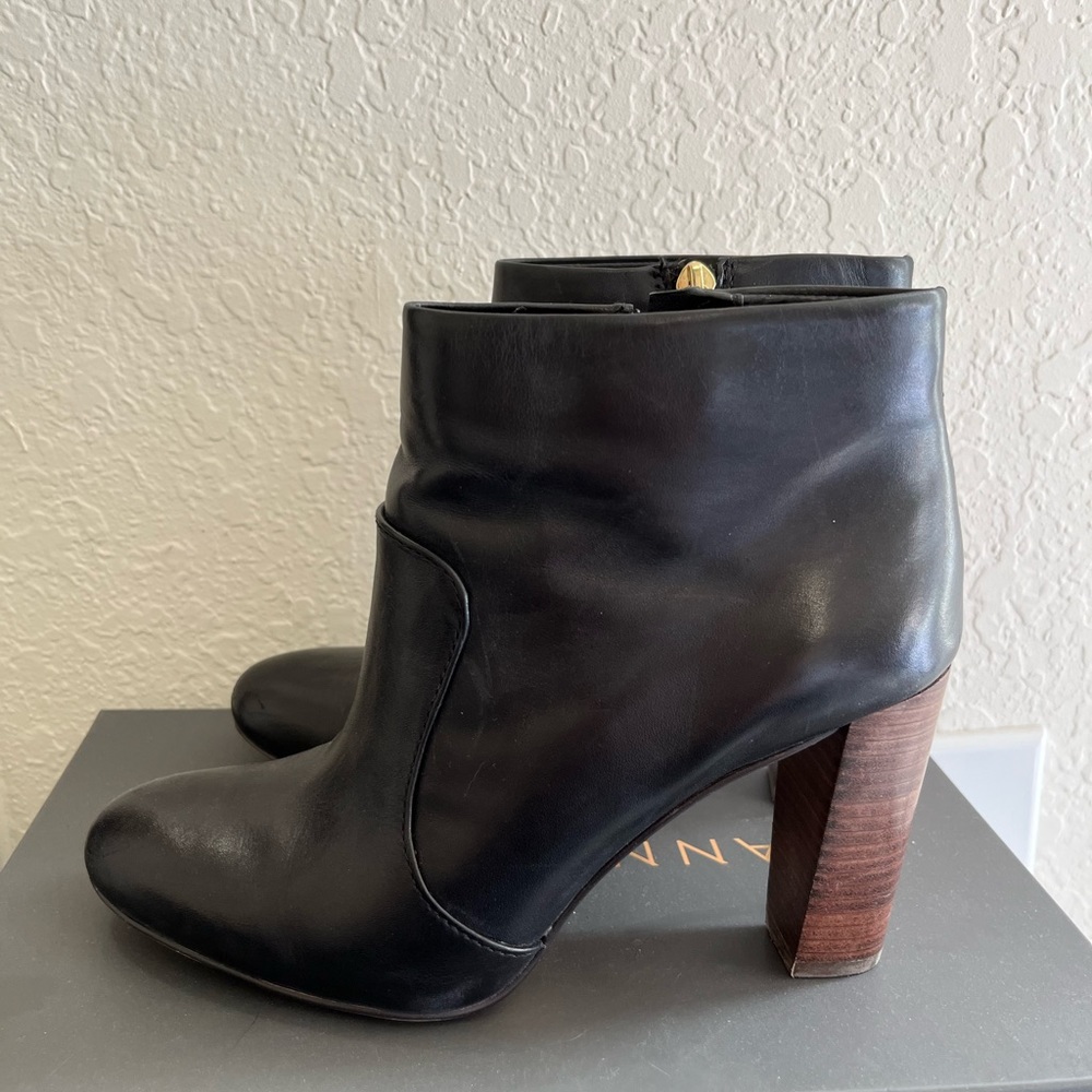Black leather ankle booties sz 6.5 Ann Taylor